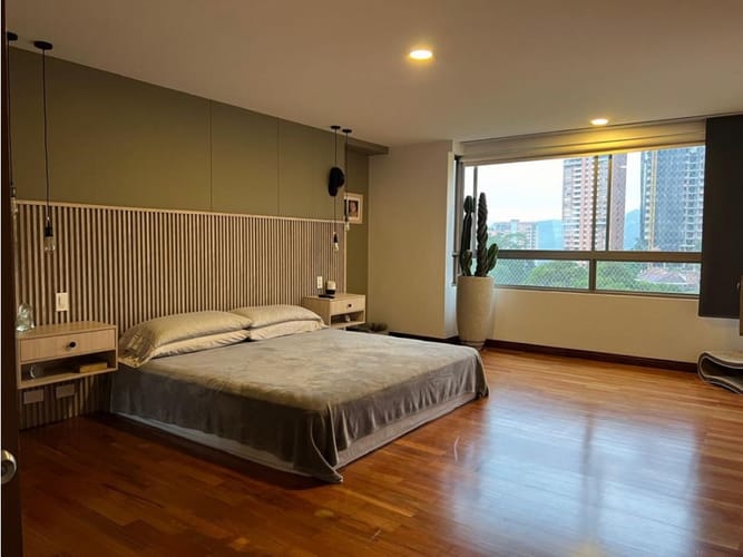 Apartamento de 3 alcobas en venta en San Lucas, Medellín, 243 m² · foto 12 de 24