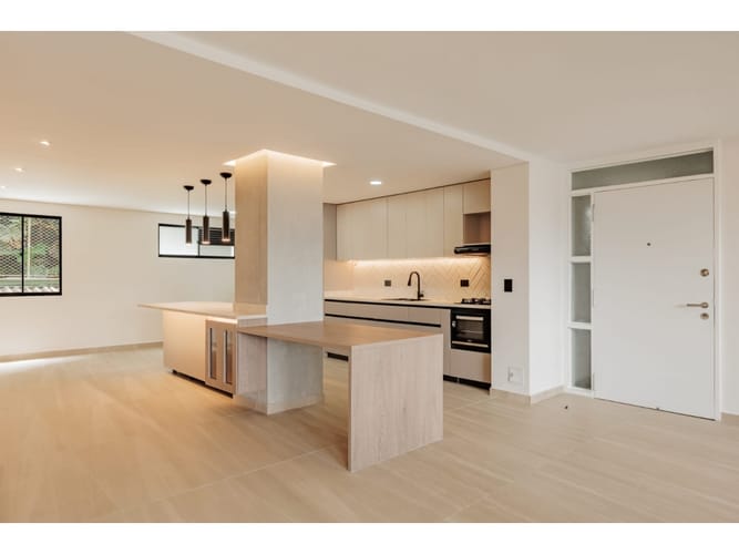 Apartaestudio en venta en El Poblado, Medellín, 154 m² · foto 5 de 24
