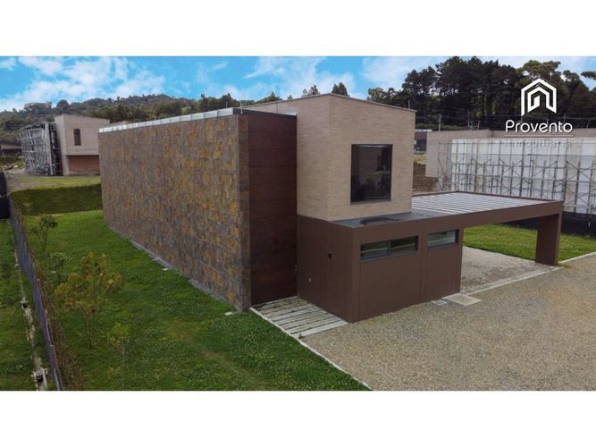 Casa de 4 alcobas en venta en Las Palmas, Envigado, 433 m² · foto 2 de 14