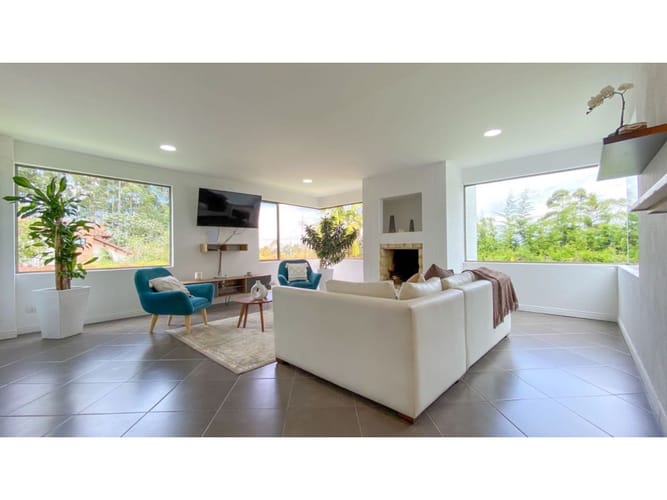 Casa de 4 alcobas en venta en Llano Grande, Rionegro, 350 m² · foto 3 de 24