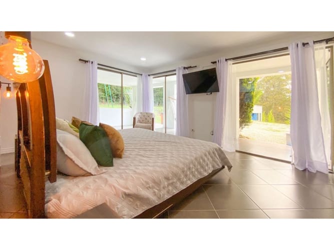 Casa de 4 alcobas en venta en Llano Grande, Rionegro, 350 m² · foto 10 de 24