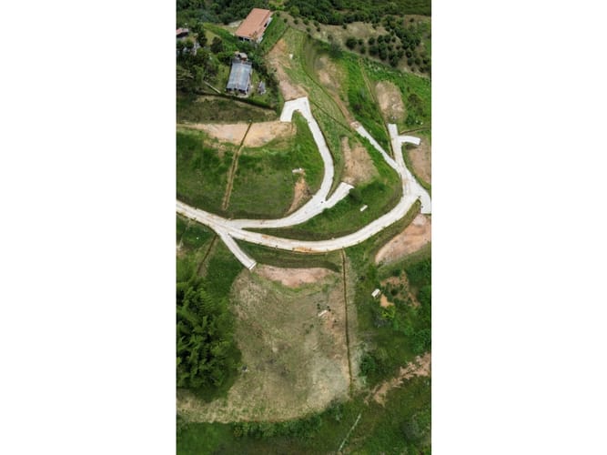 Lote en venta en El Porvenir, Marinilla, 2501 m² · foto 3 de 24