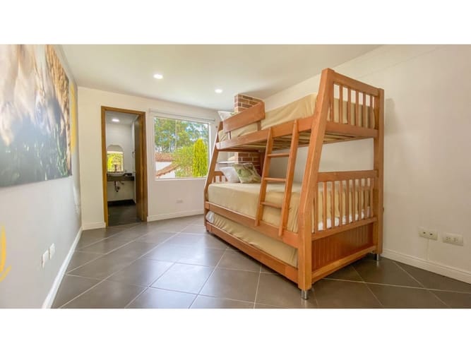 Casa de 4 alcobas en venta en Llano Grande, Rionegro, 350 m² · foto 16 de 24