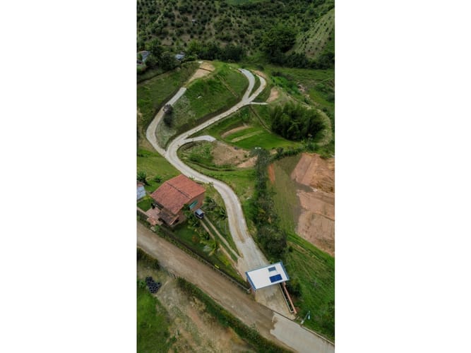 Lote en venta en El Porvenir, Marinilla, 2501 m² · foto 8 de 24