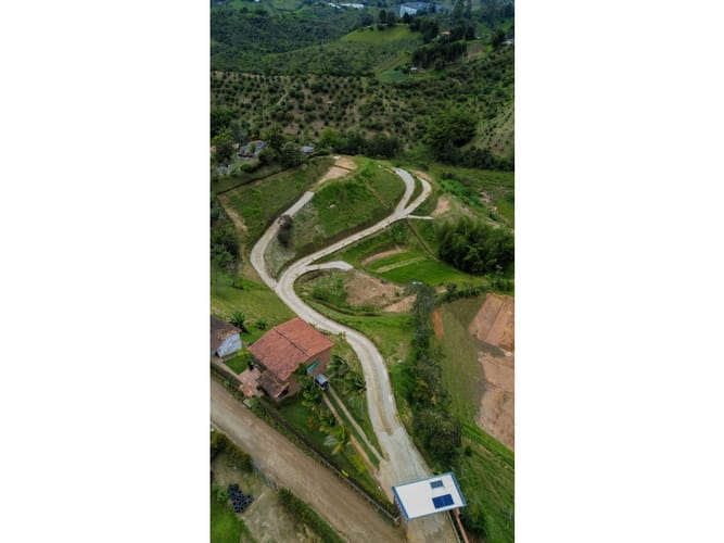 Lote en venta en El Porvenir, Marinilla, 2501 m² · foto 10 de 24