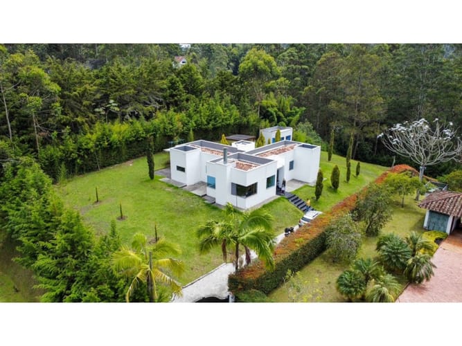 Casa de 4 alcobas en venta en Llano Grande, Rionegro, 350 m² · foto 24 de 24
