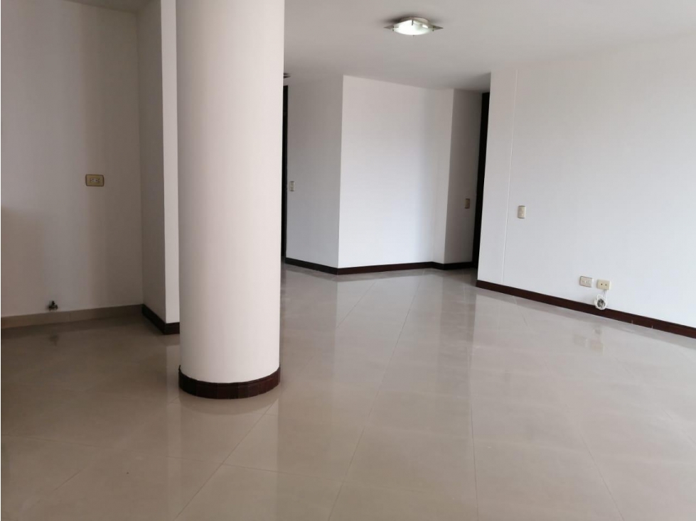 Apartamento en venta en Laureles, Medellín · foto 2 de 19