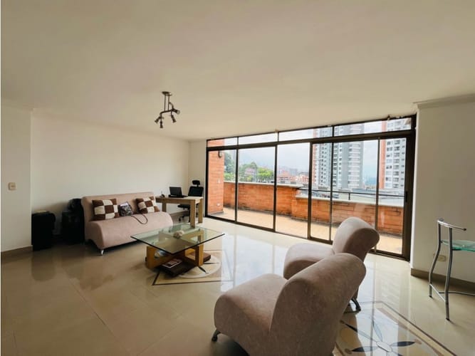Apartamento de 3 alcobas en venta en El Poblado, Medellín, 163 m² · foto 2 de 19