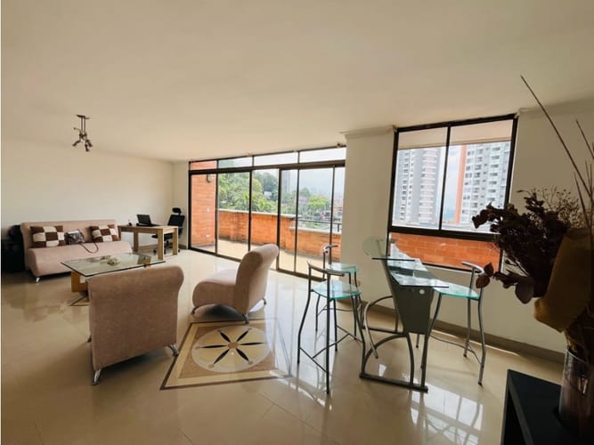 Apartamento de 3 alcobas en venta en El Poblado, Medellín, 163 m² · foto 3 de 19