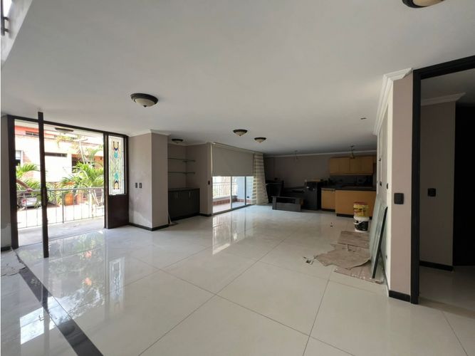 Casa de 6 alcobas en venta en San Joaquin, Medellín, 856 m² · foto 2 de 24