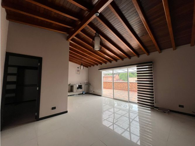 Casa de 6 alcobas en venta en San Joaquin, Medellín, 856 m² · foto 4 de 24