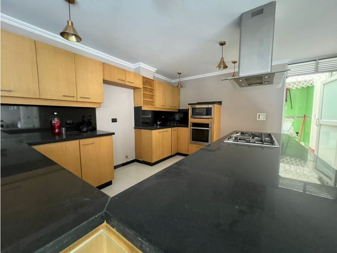 Casa de 6 alcobas en venta en San Joaquin, Medellín, 856 m² · foto 6 de 24