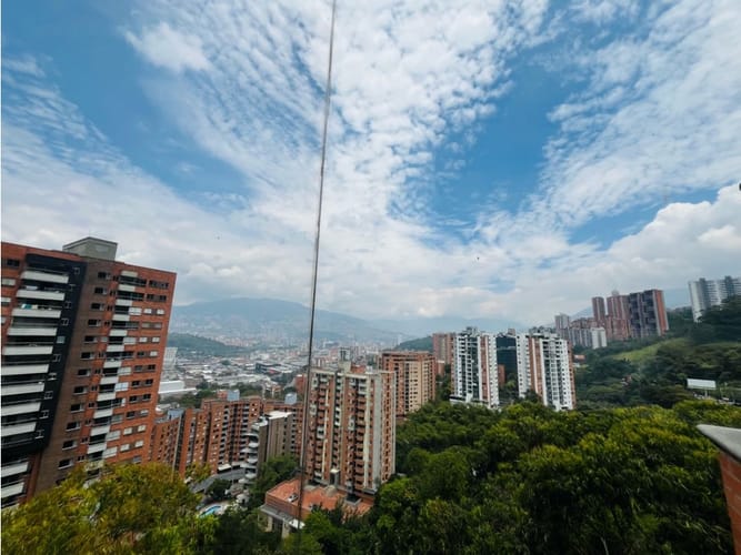Apartamento de 3 alcobas en venta en El Poblado, Medellín, 163 m² · foto 15 de 19