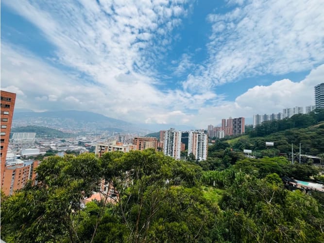Apartamento de 3 alcobas en venta en El Poblado, Medellín, 163 m² · foto 16 de 19