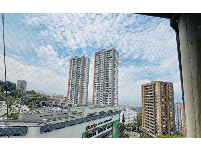 Apartamento de 3 alcobas en venta en El Poblado, Medellín, 163 m² · foto 18 de 19