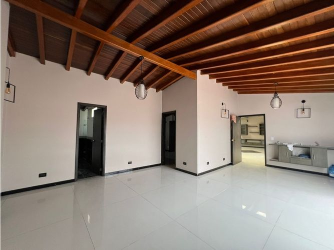 Casa de 6 alcobas en venta en San Joaquin, Medellín, 856 m² · foto 14 de 24