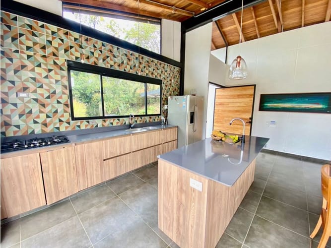 Casa de 3 alcobas en venta en Las Palmas, Medellín, 200 m² · foto 4 de 10