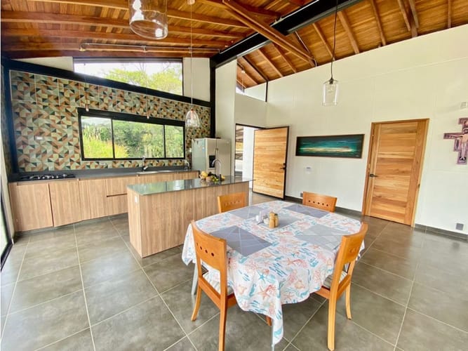 Casa de 3 alcobas en venta en Las Palmas, Medellín, 200 m² · foto 5 de 10