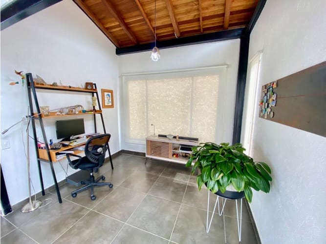 Casa de 3 alcobas en venta en Las Palmas, Medellín, 200 m² · foto 7 de 10