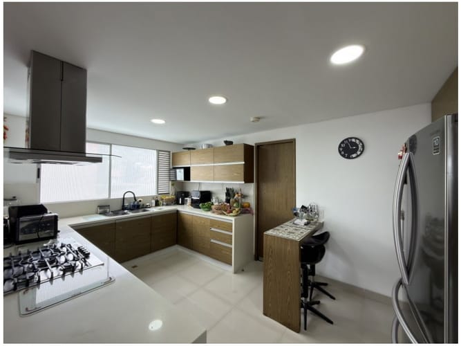 Casa de 4 alcobas en venta en Loma Del Escobero, Envigado, 304 m² · foto 6 de 24