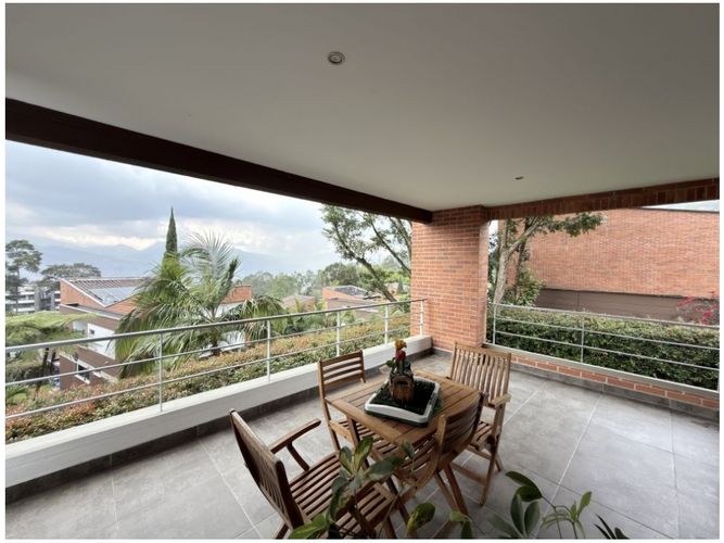 Casa de 4 alcobas en venta en Loma Del Escobero, Envigado, 304 m² · foto 8 de 24