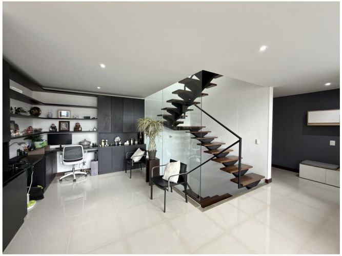 Casa de 4 alcobas en venta en Loma Del Escobero, Envigado, 304 m² · foto 9 de 24