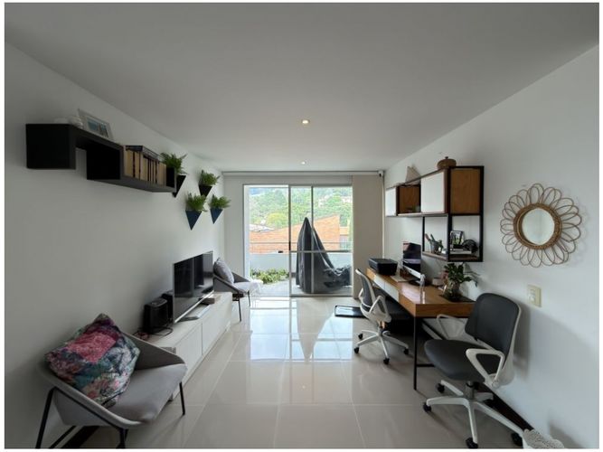 Casa de 4 alcobas en venta en Loma Del Escobero, Envigado, 304 m² · foto 12 de 24