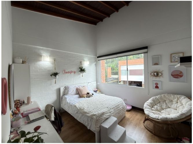 Casa de 4 alcobas en venta en Loma Del Escobero, Envigado, 304 m² · foto 14 de 24