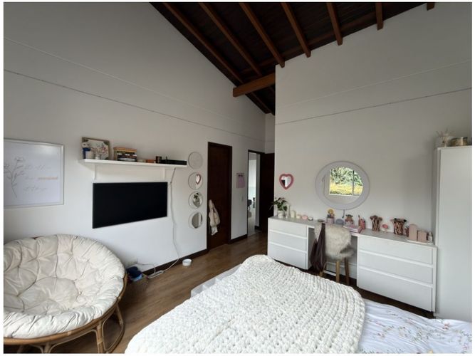Casa de 4 alcobas en venta en Loma Del Escobero, Envigado, 304 m² · foto 15 de 24