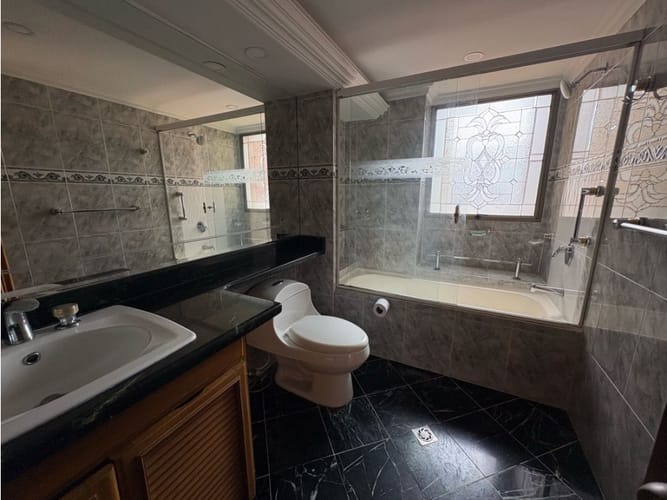 Apartamento de 2 alcobas en venta en Universidad Pontificia Bolivariana, Medellín, 220 m² · foto 13 de 18