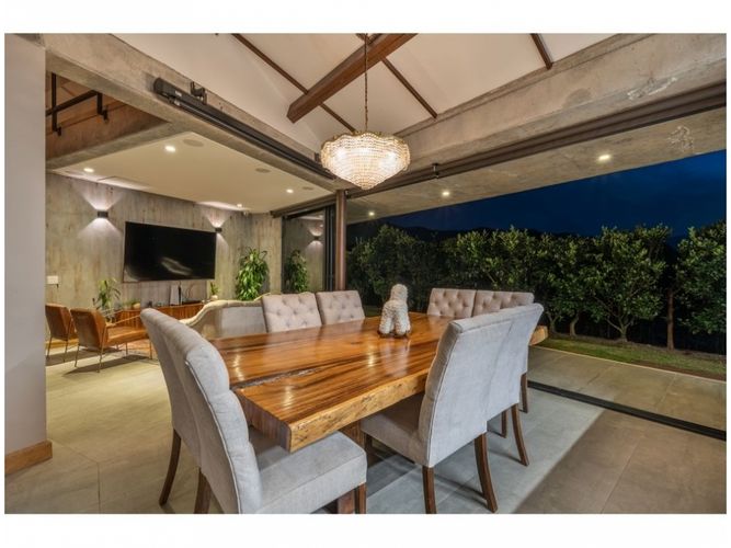 Casa de 4 alcobas en venta en Altos Del Escobero, Medellín, 404 m² · foto 5 de 23