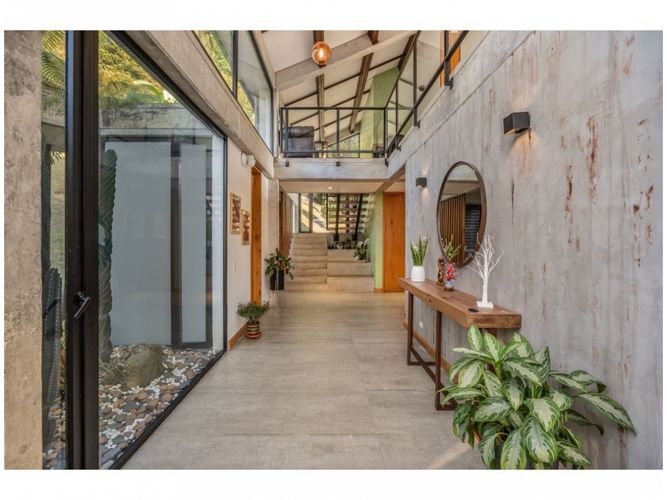 Casa de 4 alcobas en venta en Altos Del Escobero, Medellín, 404 m² · foto 6 de 23