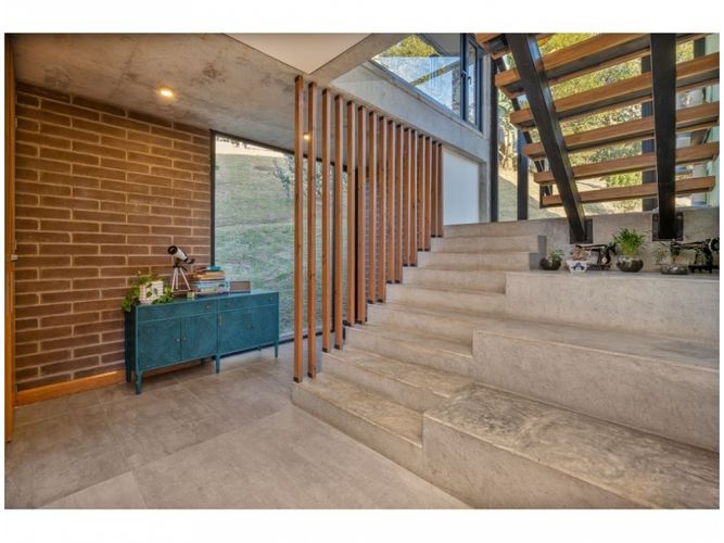 Casa de 4 alcobas en venta en Altos Del Escobero, Medellín, 404 m² · foto 8 de 23