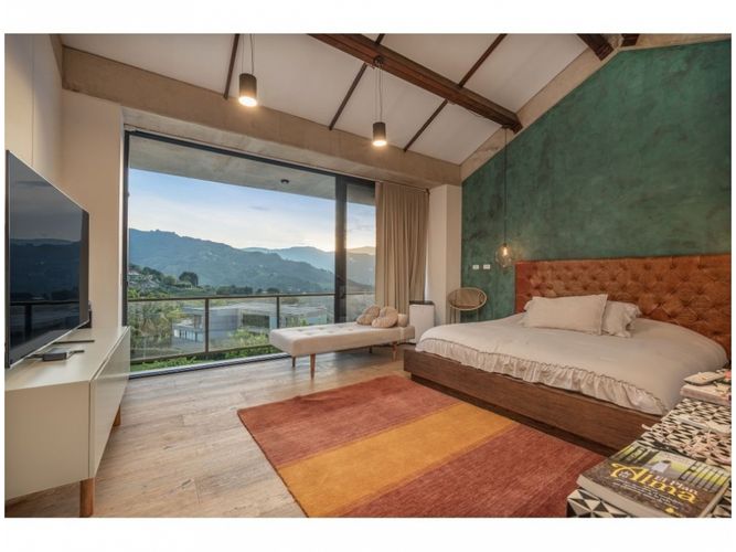Casa de 4 alcobas en venta en Altos Del Escobero, Medellín, 404 m² · foto 15 de 23