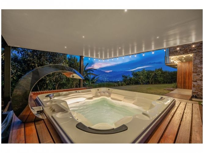 Casa de 4 alcobas en venta en Altos Del Escobero, Medellín, 404 m² · foto 21 de 23