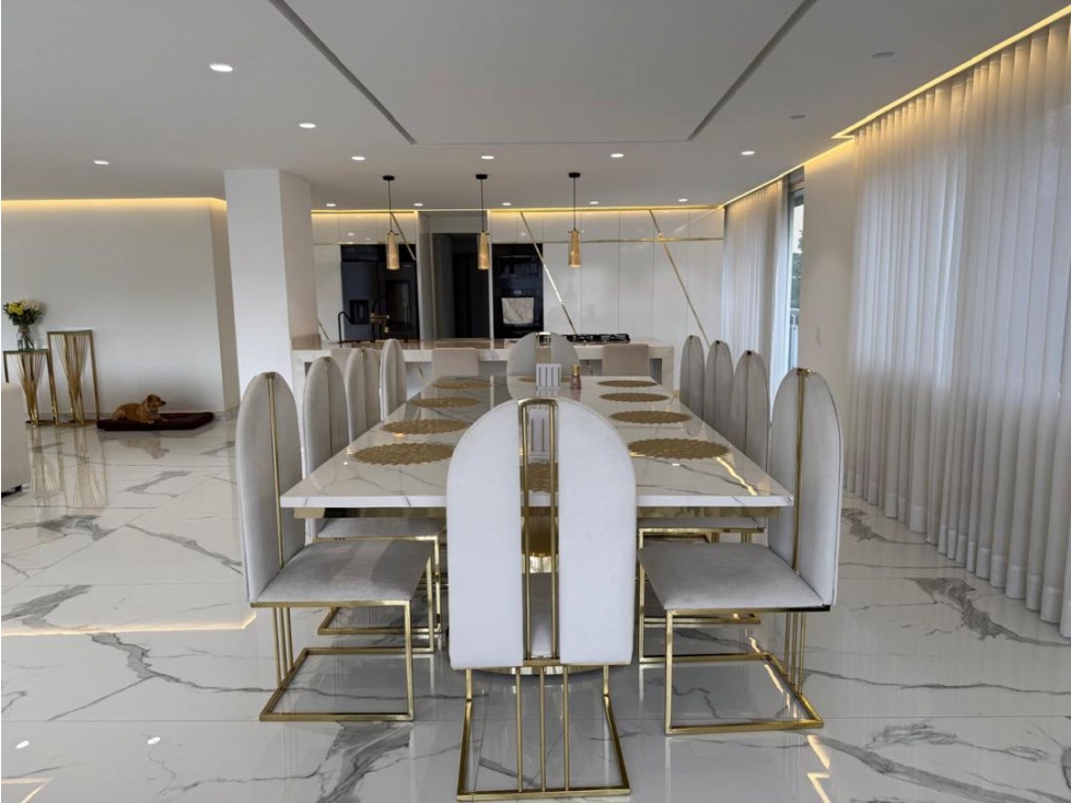 Apartamento en venta en El Poblado, Medellín · foto 3 de 24