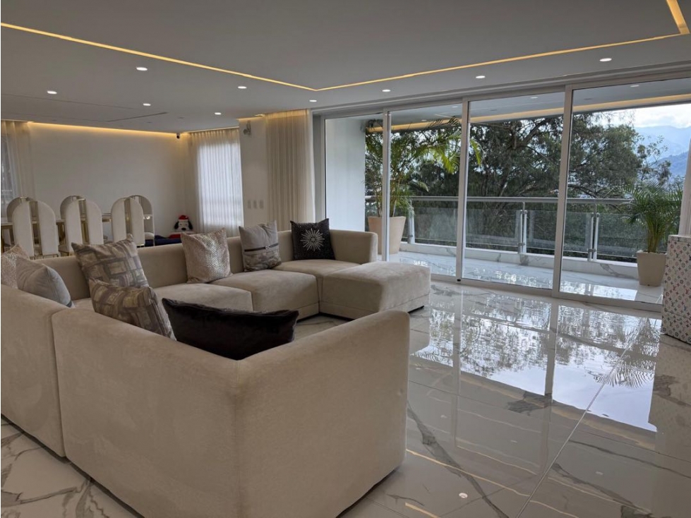 Apartamento en venta en El Poblado, Medellín · foto 4 de 24