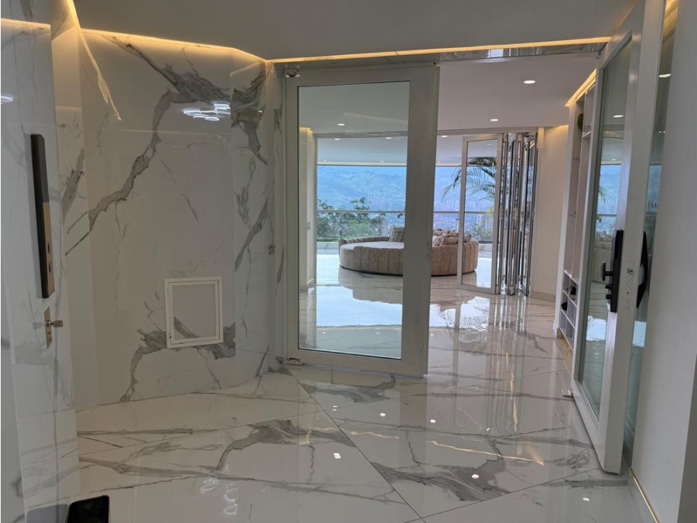 Apartamento en venta en El Poblado, Medellín · foto 11 de 24