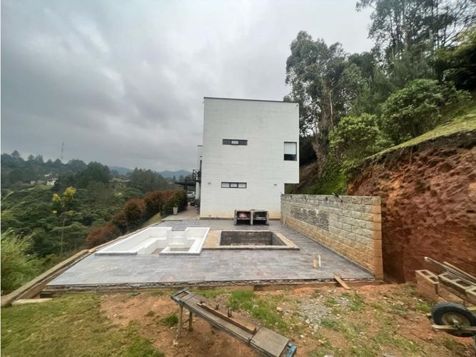 Casa de 4 alcobas en venta en Escobero, Envigado, 286 m² · foto 7 de 24