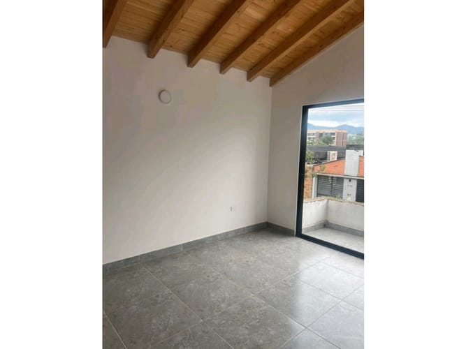 Casa de 3 alcobas en venta en La Ceja, 140 m² · foto 3 de 14