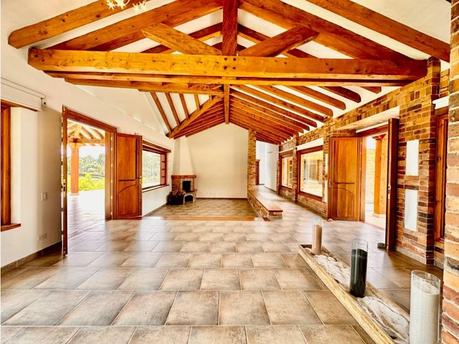 Casa de 5 alcobas en venta en Llano Grande, Rionegro, 350 m² · foto 4 de 18