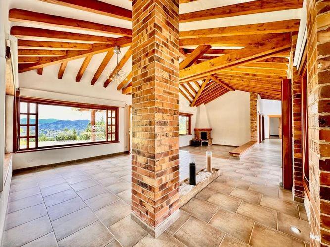 Casa de 5 alcobas en venta en Llano Grande, Rionegro, 350 m² · foto 5 de 18
