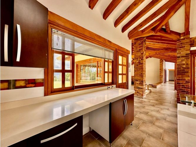 Casa de 5 alcobas en venta en Llano Grande, Rionegro, 350 m² · foto 10 de 18