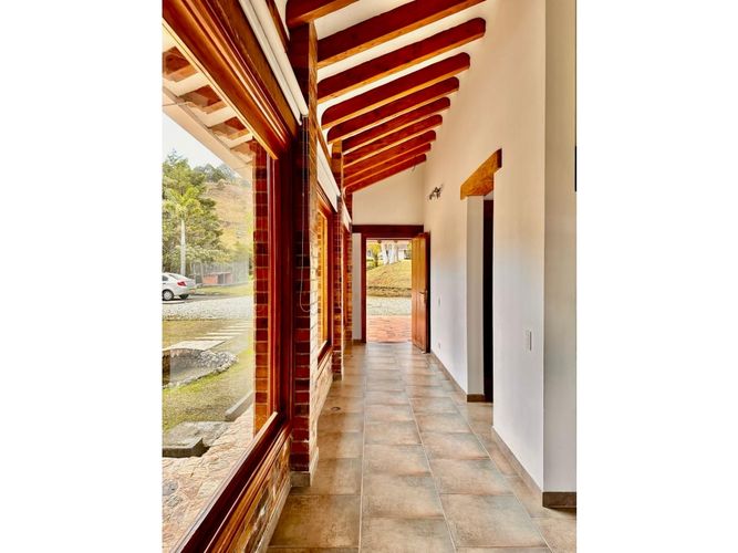 Casa de 5 alcobas en venta en Llano Grande, Rionegro, 350 m² · foto 11 de 18