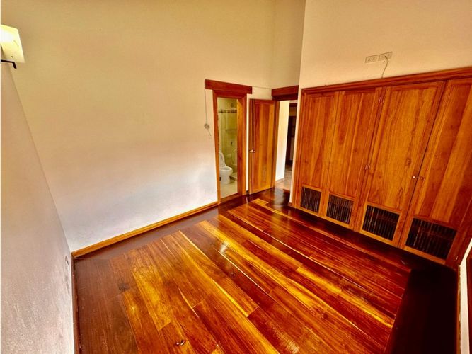 Casa de 5 alcobas en venta en Llano Grande, Rionegro, 350 m² · foto 12 de 18