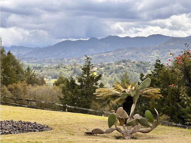 Casa de 5 alcobas en venta en Llano Grande, Rionegro, 350 m² · foto 17 de 18