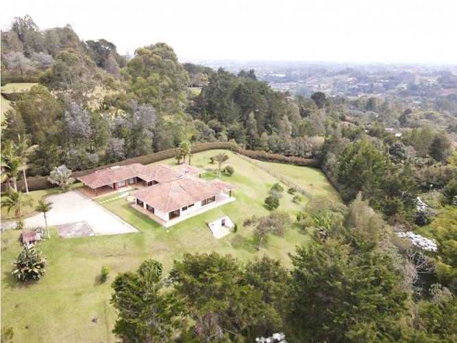 Casa de 5 alcobas en venta en Llano Grande, Rionegro, 350 m² · foto 18 de 18