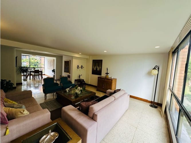 Apartamento en venta en El Poblado, Medellín · foto 3 de 24