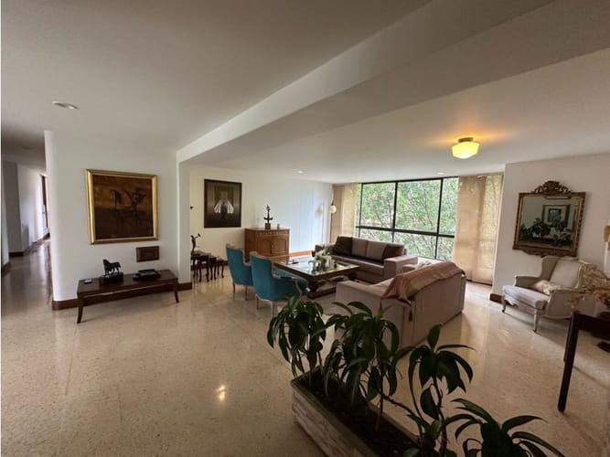 Apartamento en venta en El Poblado, Medellín · foto 5 de 24