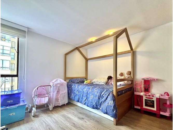 Casa de 4 alcobas en venta en Los Naranjos, Medellín, 240 m² · foto 13 de 21